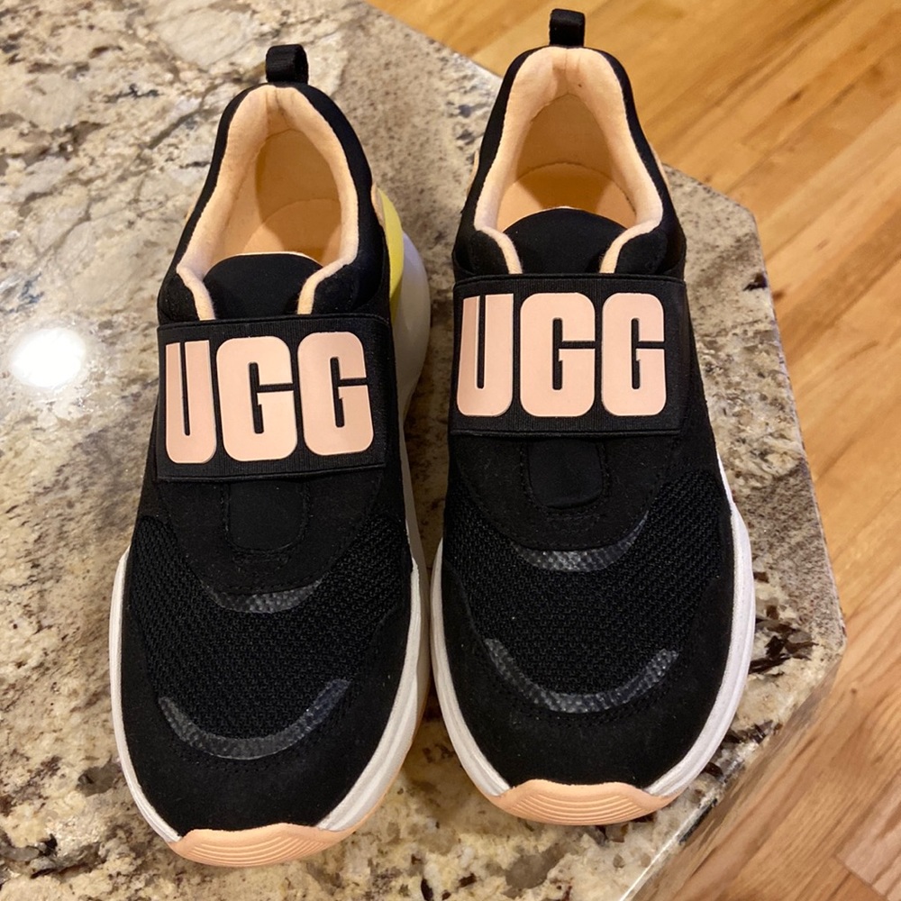 NWT UGG WOMEN’S SNEAKER. PRICE IS FIRM